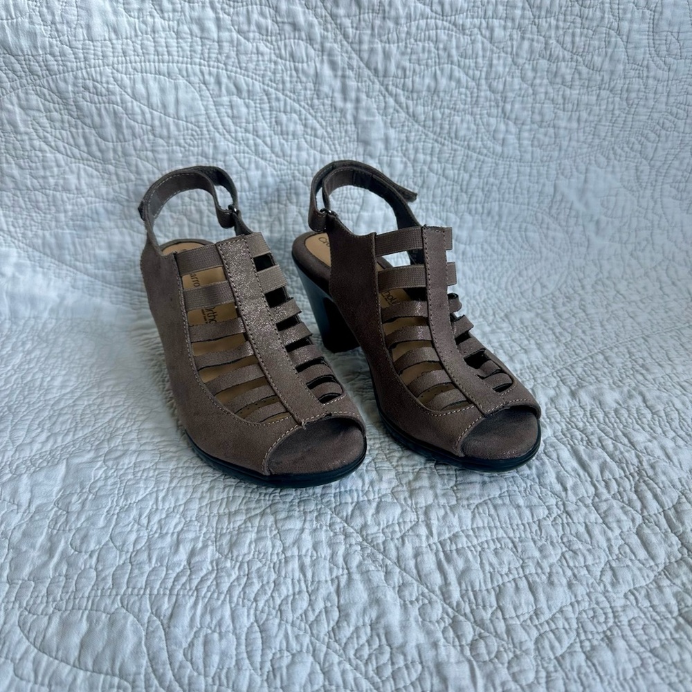 Croft & Barrow Taupe Leather Sandals with Cushioned Footbed